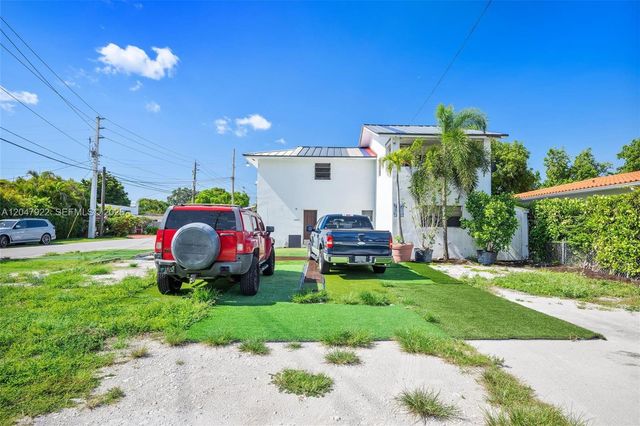 5800 SW 20th St, Miami, FL 33155