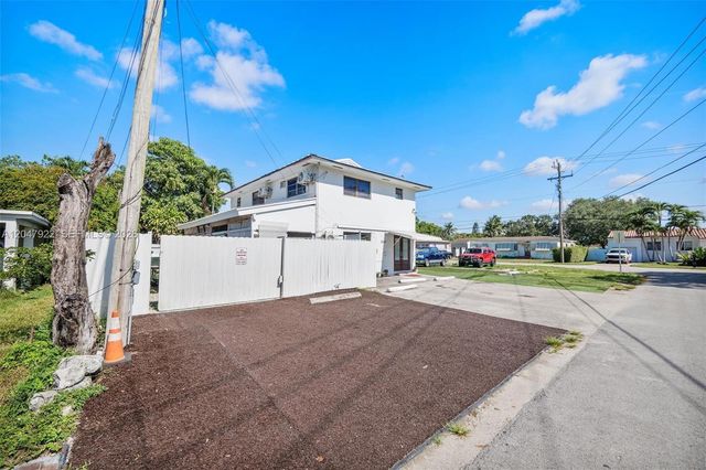 5800 SW 20th St, Miami, FL 33155