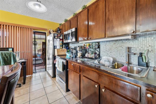5800 SW 20th St, Miami, FL 33155