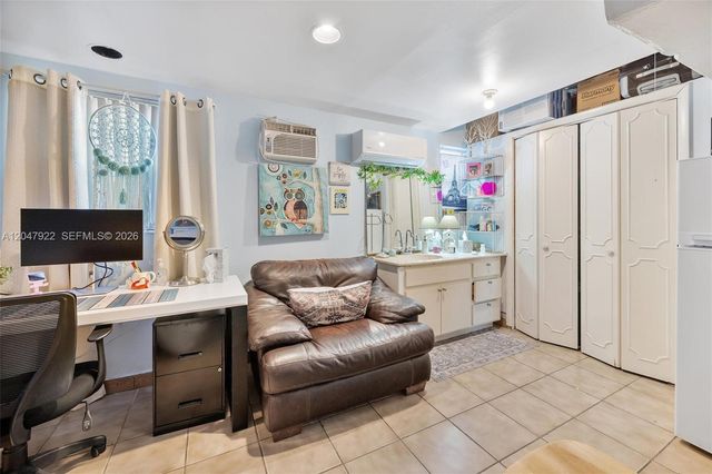5800 SW 20th St, Miami, FL 33155