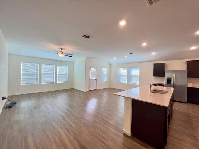 102 Wolseley DR, Hutto, TX 78634