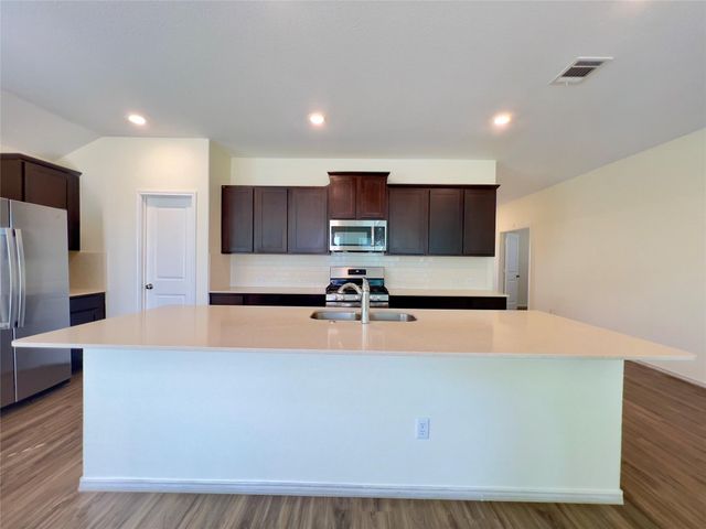 102 Wolseley DR, Hutto, TX 78634