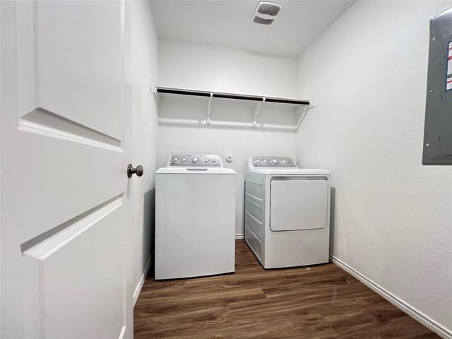 102 Wolseley DR, Hutto, TX 78634