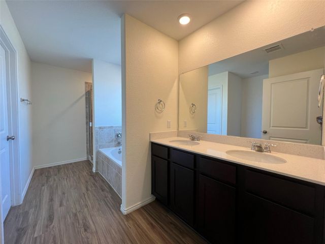 102 Wolseley DR, Hutto, TX 78634