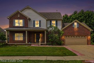 2106 Cattail Circle, Rochester Hills, MI 48309