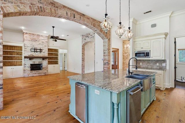 304 Kitty Hawk Circle, Brandon, MS 39047