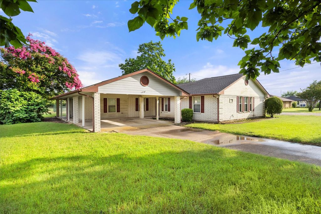 1120 Pierce Road, Red Oak, TX 75154