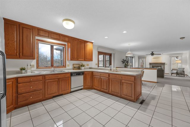 508 St Thomas Court, Iowa City, IA 52245