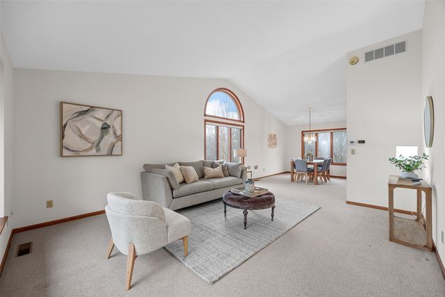 508 St Thomas Court, Iowa City, IA 52245