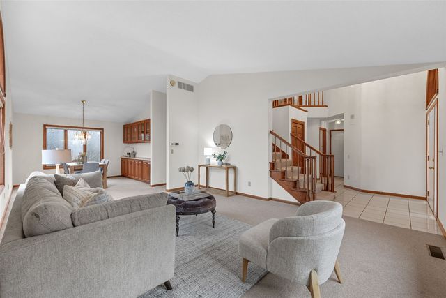 508 St Thomas Court, Iowa City, IA 52245