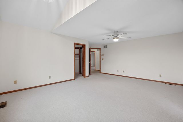 508 St Thomas Court, Iowa City, IA 52245