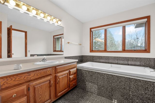 508 St Thomas Court, Iowa City, IA 52245