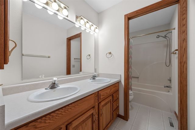 508 St Thomas Court, Iowa City, IA 52245