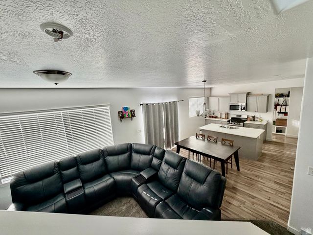 1074 S 4000 W, Syracuse, UT 84075