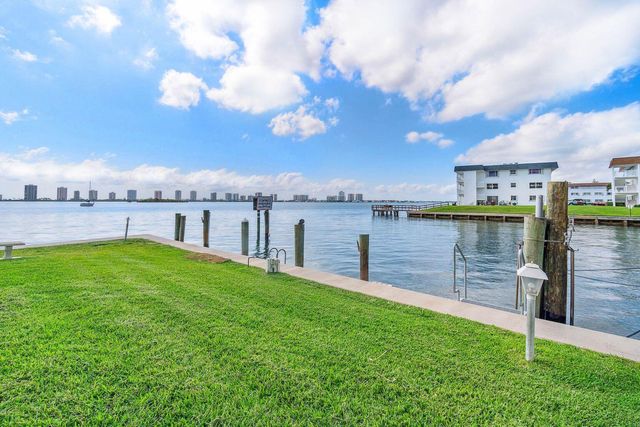 100 PARADISE HARBOUR Boulevard 212, North Palm Beach, FL 33408