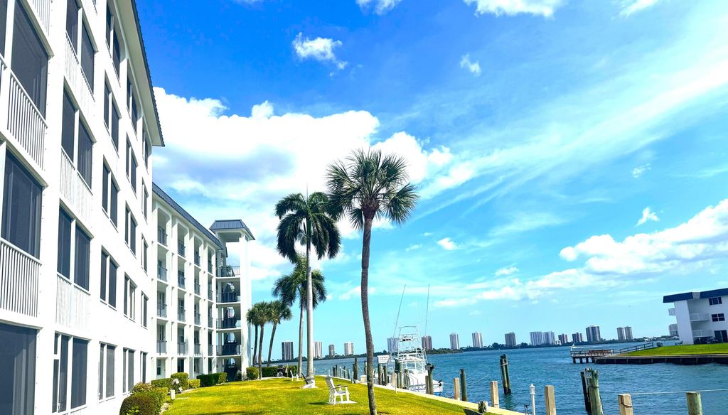 100 PARADISE HARBOUR Boulevard 212, North Palm Beach, FL 33408