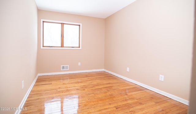 32 Hamilton Avenue, Morganville, NJ 07751