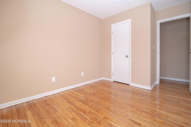 32 Hamilton Avenue, Morganville, NJ 07751