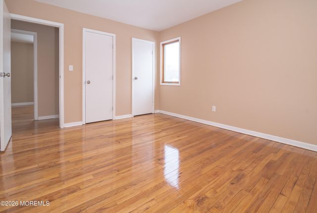 32 Hamilton Avenue, Morganville, NJ 07751