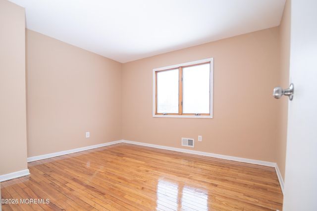 32 Hamilton Avenue, Morganville, NJ 07751