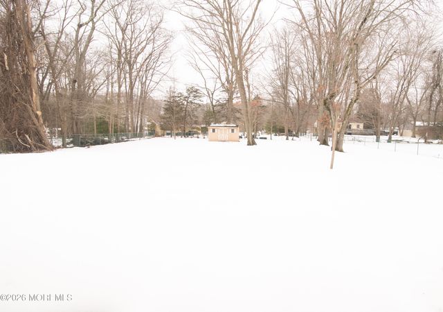 32 Hamilton Avenue, Morganville, NJ 07751