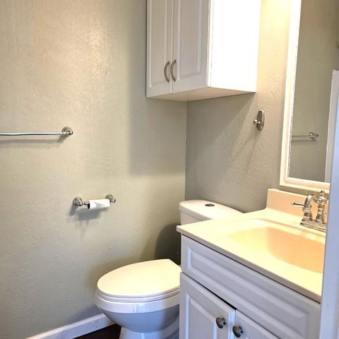 939 S Valley View Road UNIT 10, Ashland, OR 97520