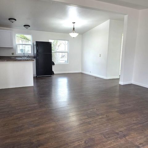 939 S Valley View Road UNIT 10, Ashland, OR 97520