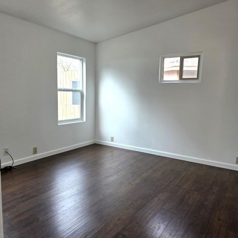 939 S Valley View Road UNIT 10, Ashland, OR 97520