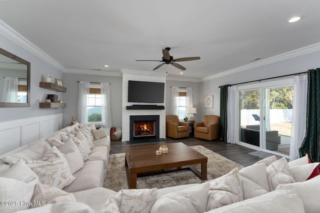 541 Moss Lake Lane, Holly Ridge, NC 28445