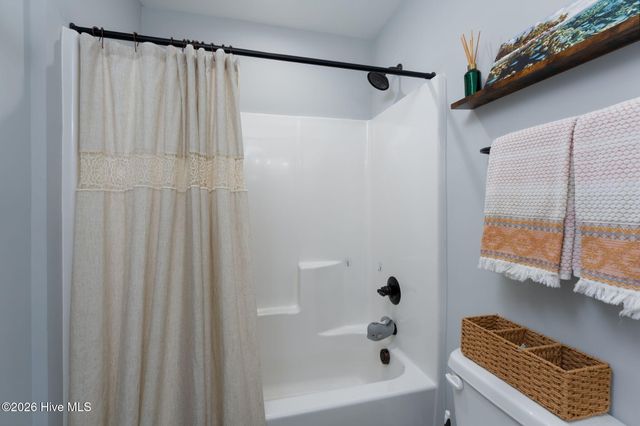 541 Moss Lake Lane, Holly Ridge, NC 28445