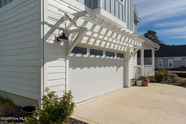 541 Moss Lake Lane, Holly Ridge, NC 28445