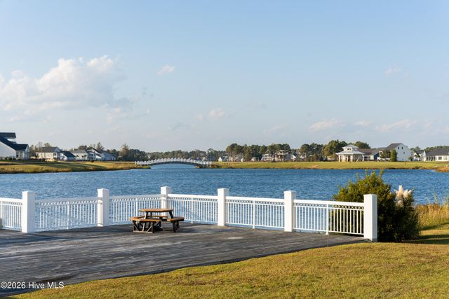 541 Moss Lake Lane, Holly Ridge, NC 28445