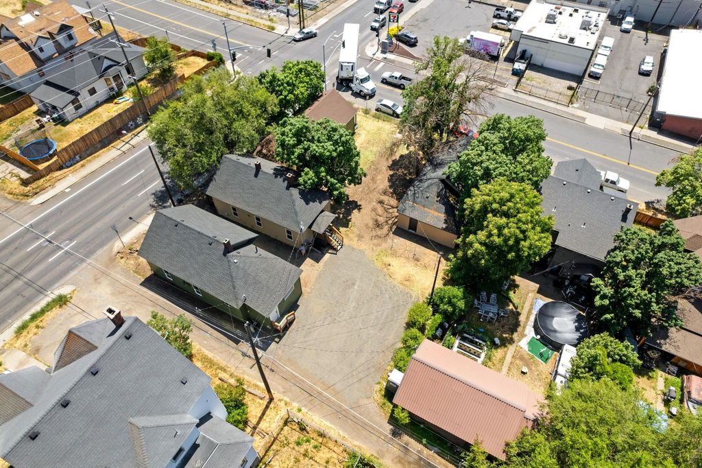 1606 W Maxwell Ave, Spokane, WA 99201 photo 2