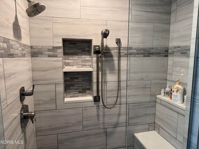 7455 Valhalla Drive, Maumee, OH 43537