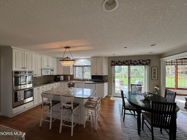 7455 Valhalla Drive, Maumee, OH 43537