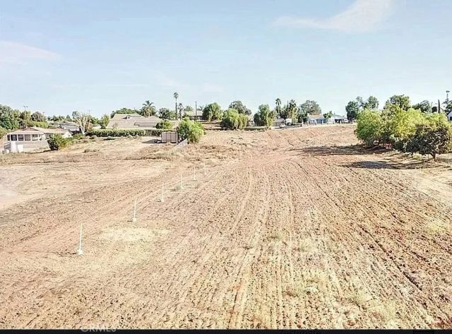 17900 Nandina, Riverside, CA 92508
