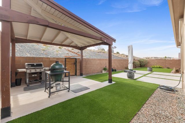 143 Suez Road NE, Albuquerque, NM 87124