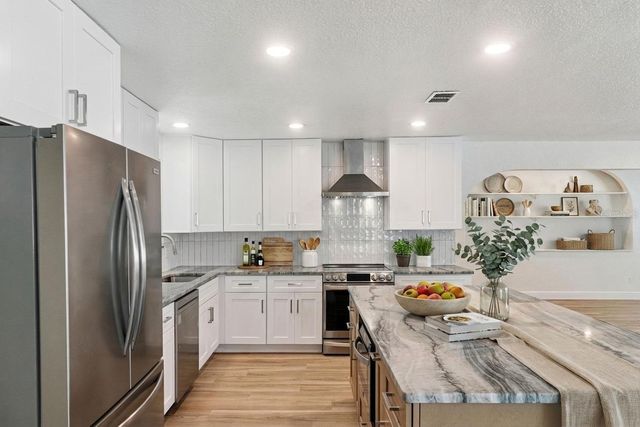 3050 PRINCETON AVENUE, Daytona Beach, FL 32118