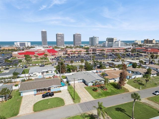 3050 PRINCETON AVENUE, Daytona Beach, FL 32118