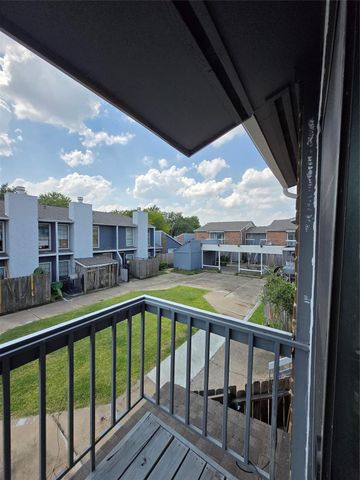 9550 Deering Drive 310, Houston, TX 77036
