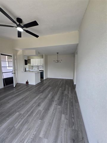 9550 Deering Drive 310, Houston, TX 77036