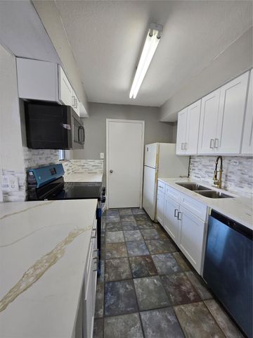 9550 Deering Drive 310, Houston, TX 77036