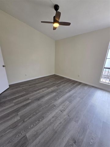 9550 Deering Drive 310, Houston, TX 77036
