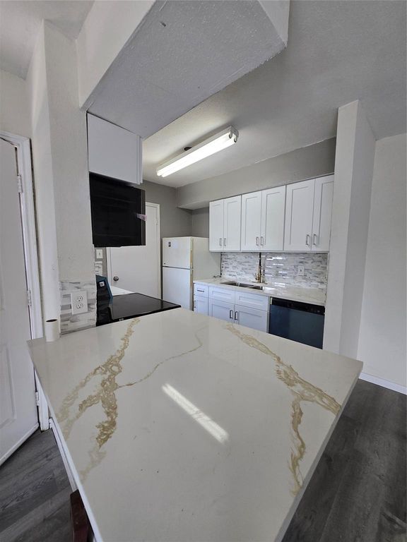 9550 Deering Drive 310, Houston, TX 77036