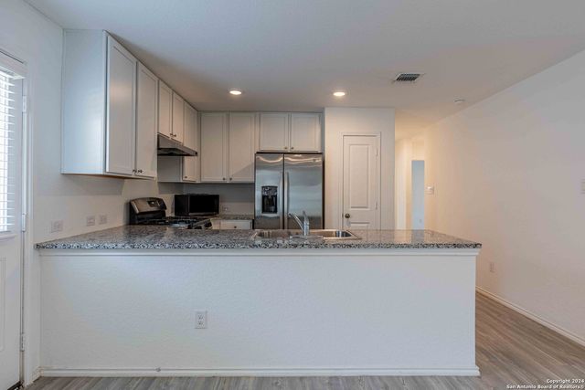 6562 Runaway Row, Converse, TX 78109