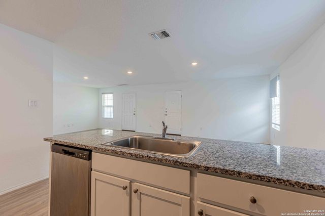 6562 Runaway Row, Converse, TX 78109