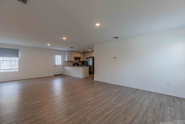 6562 Runaway Row, Converse, TX 78109