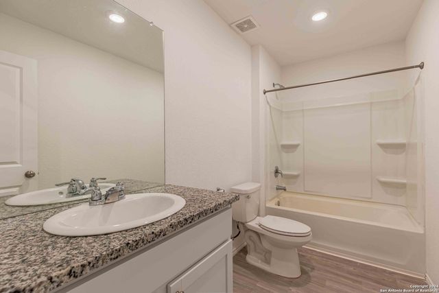 6562 Runaway Row, Converse, TX 78109