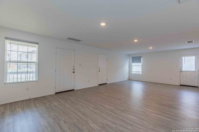 6562 Runaway Row, Converse, TX 78109