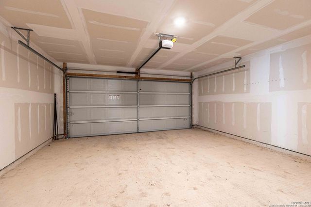 6562 Runaway Row, Converse, TX 78109